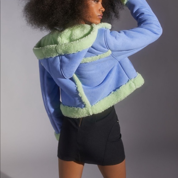 Urban Outfitters Roselyn Faux Sherling Blue Cozy cropped Y2K hood Jacket Coat - Picture 3 of 6